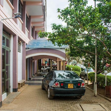 Pelikan Hotel Mbarara ภายนอก รูปภาพ