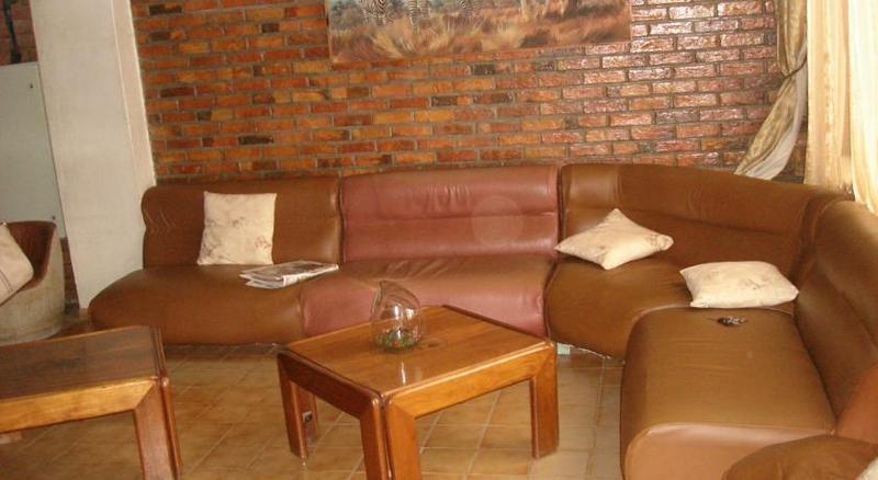 Pelikan Hotel Mbarara ภายนอก รูปภาพ
