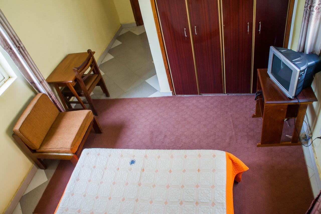 Pelikan Hotel Mbarara ภายนอก รูปภาพ