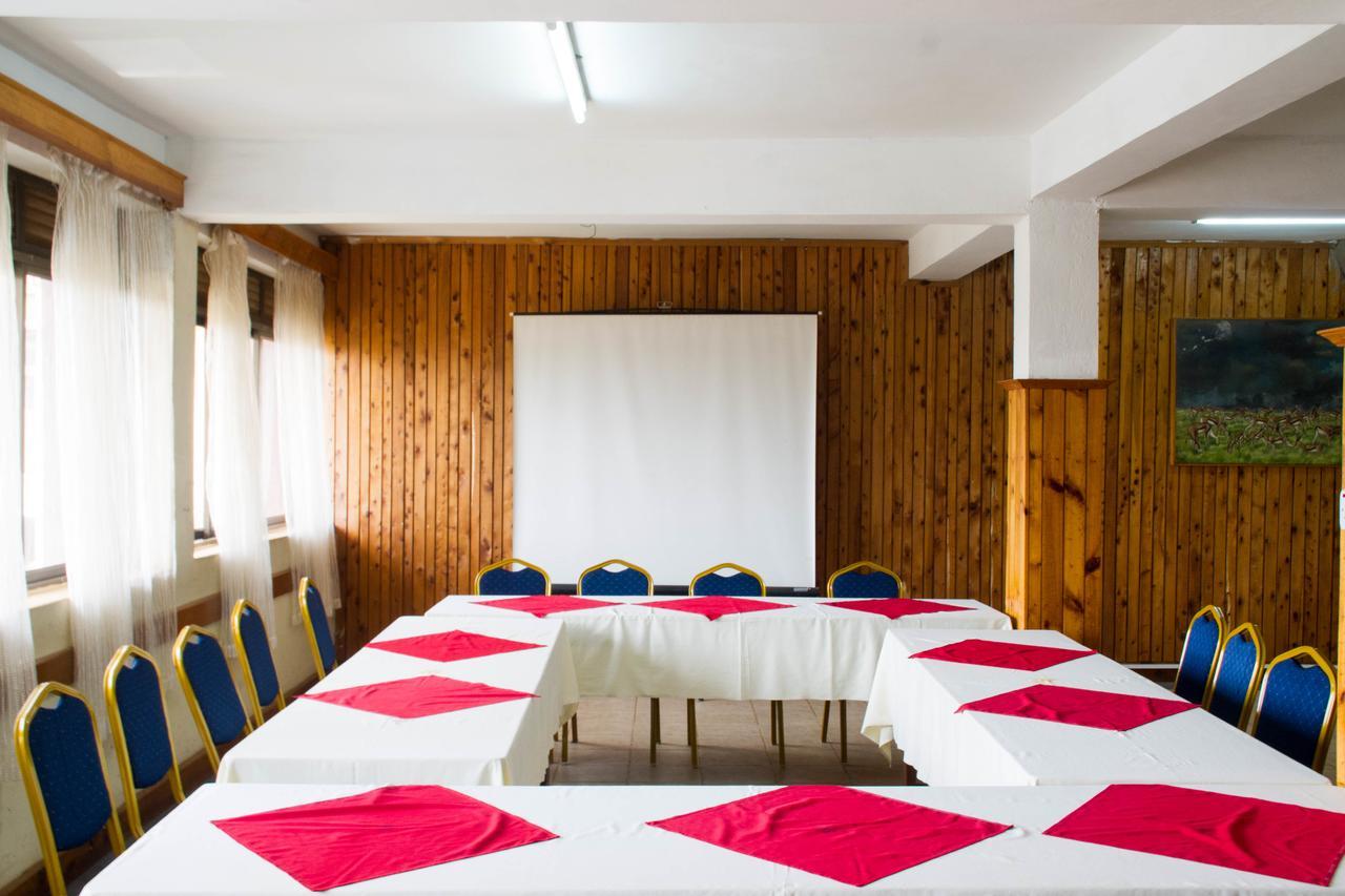 Pelikan Hotel Mbarara ภายนอก รูปภาพ