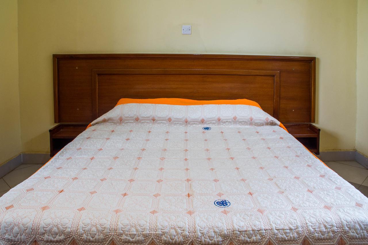 Pelikan Hotel Mbarara ภายนอก รูปภาพ
